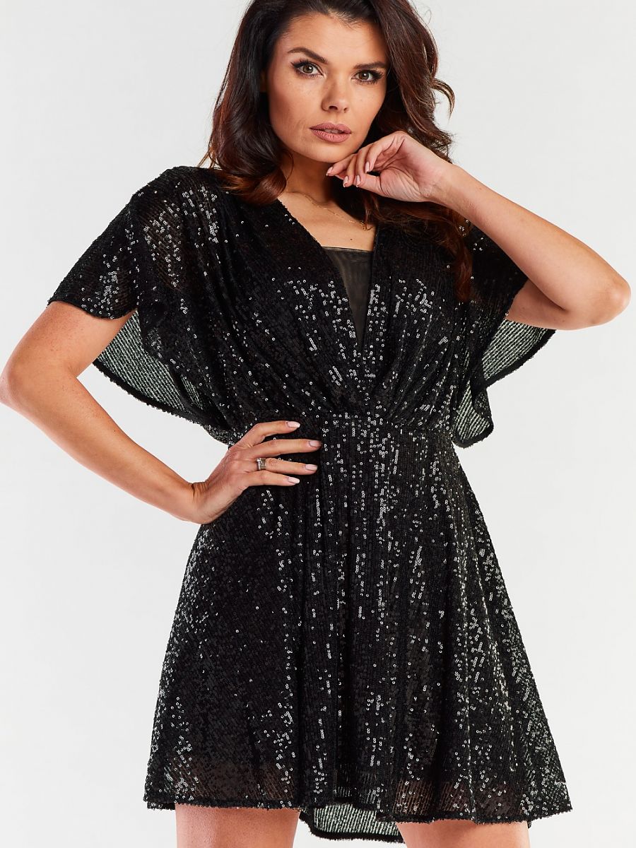 Abendkleid mit ausgestelltem Rock & Rückendetail