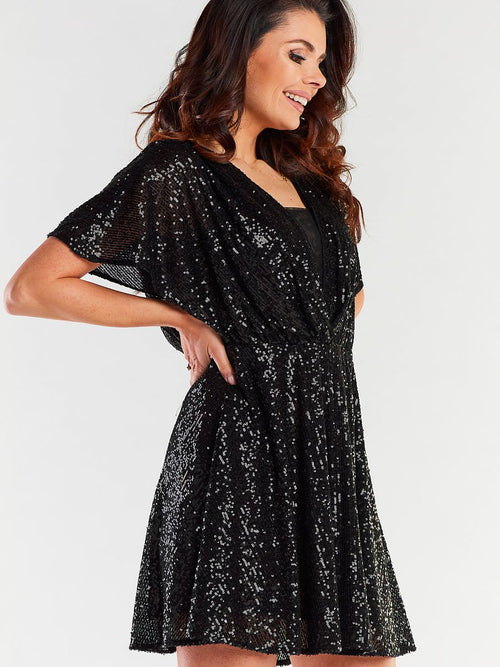 Abendkleid mit ausgestelltem Rock & Rückendetail